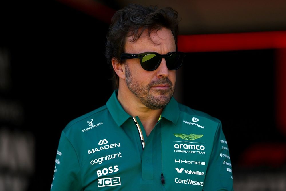 Fernando Alonso dans le paddock du Grand Prix d'Australie.