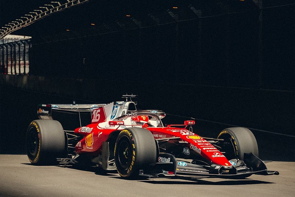 Charles Leclerc sur le Madring avec la Ferrari SF-26.