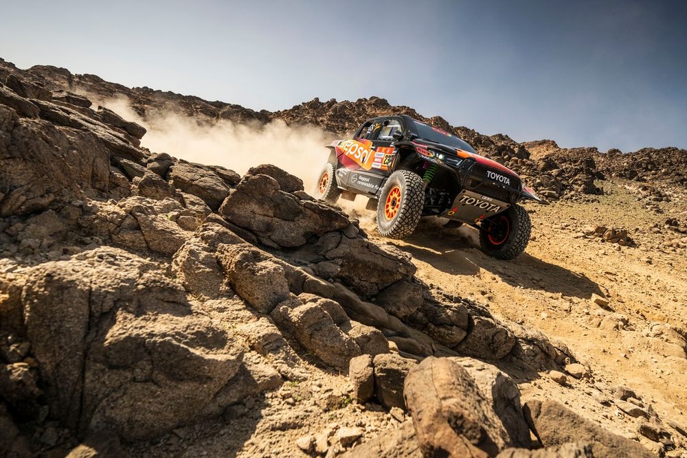 #233 Repsol Toyota Rally Team Toyota: Isidre Esteve, Jose Maria Villalobos