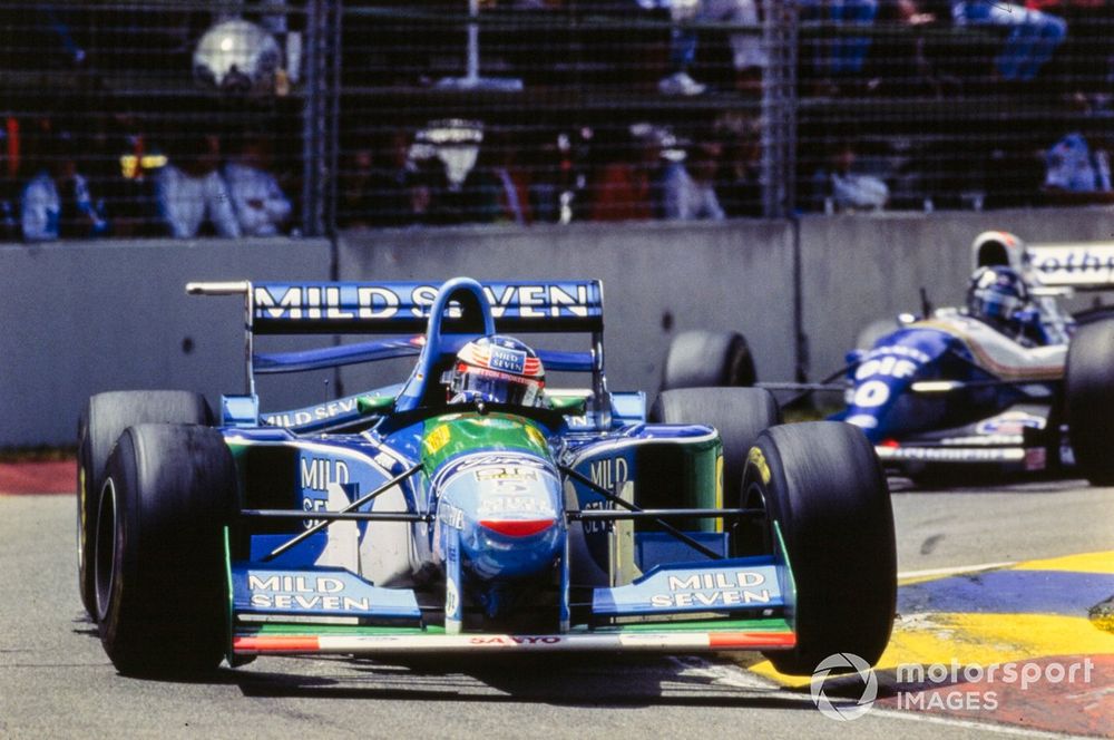 Michael Schumacher, Benetton B194 Ford, Damon Hill, Williams FW16B Renault