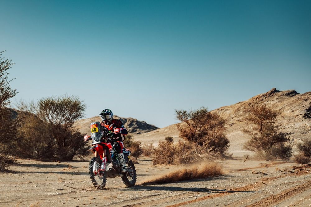 #68 Monster Energy Honda HRC Honda: Tosha Schareina