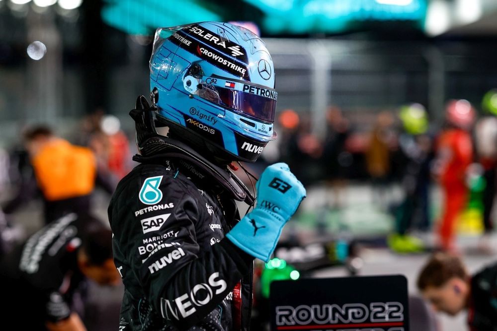 Russell arrasa en Las Vegas; Verstappen, tetracampeón de lujo en F1