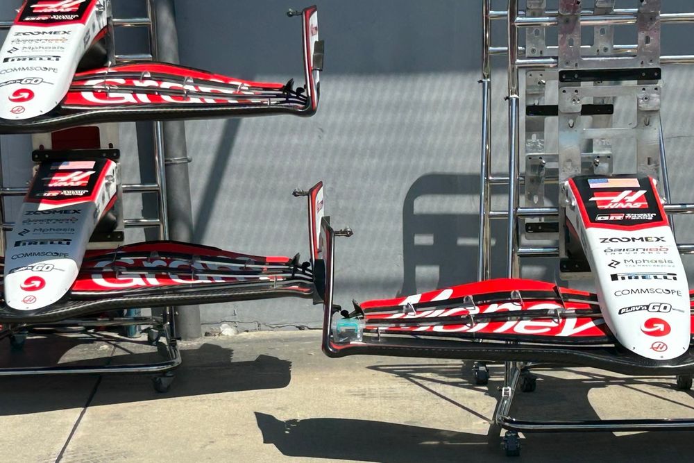 L'aileron avant Haas.