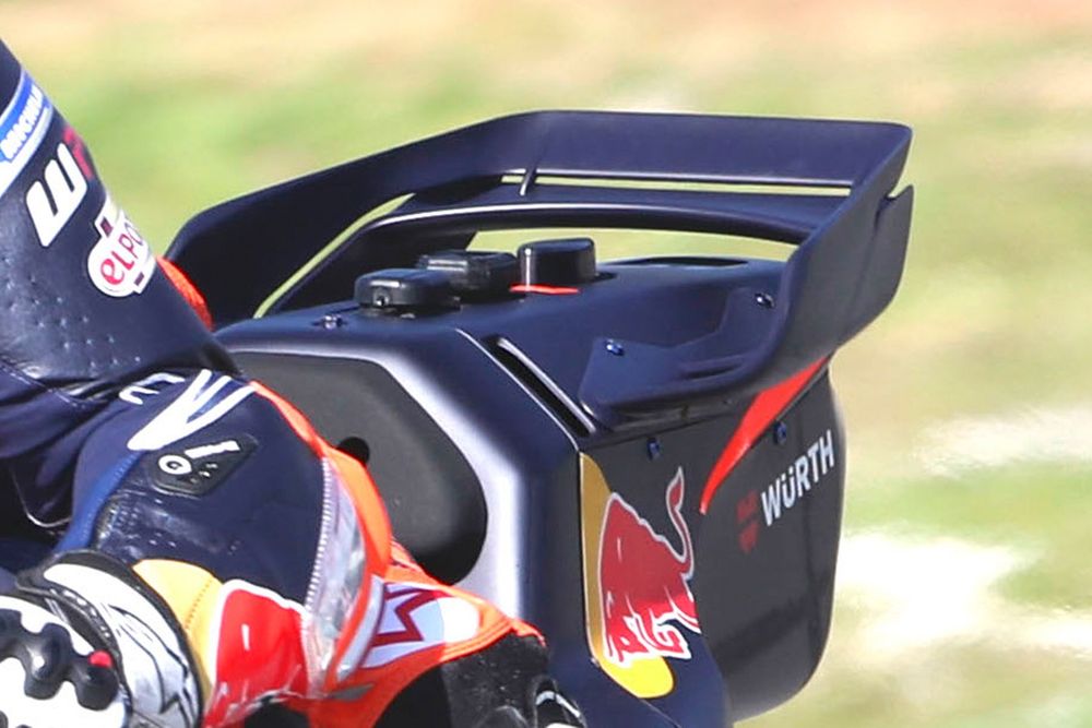 MotoGP | KTM: sul codone è comparso un doppio profilo d'ala posteriore