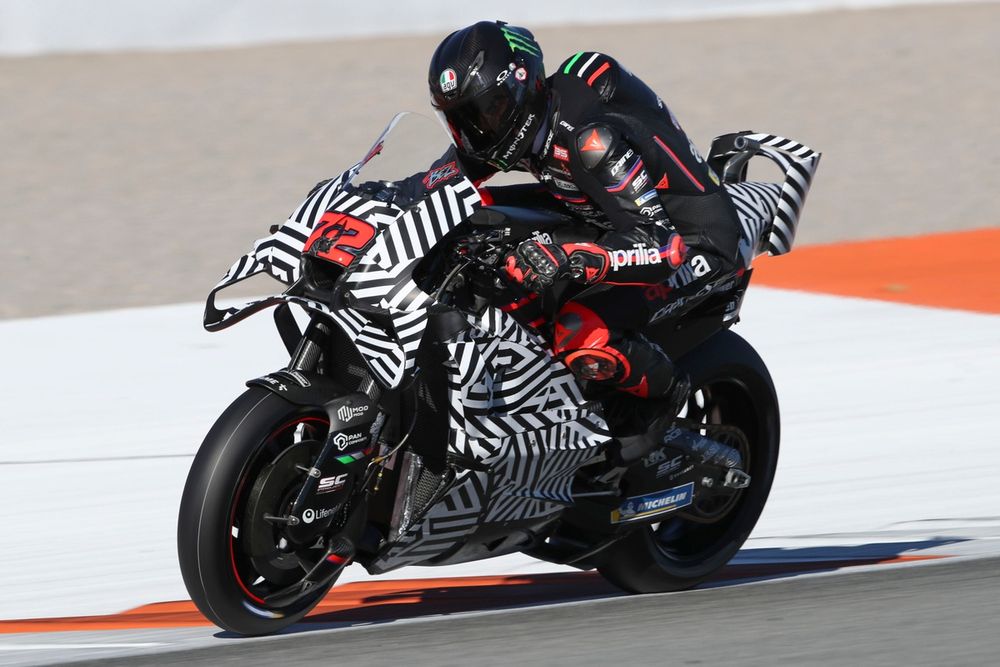 Marco Bezzecchi, Aprilia Racing ddurante el test de Valencia con la moto nueva