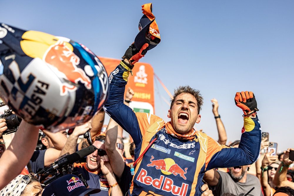 Luciano Benavides remporte son premier Dakar pour deux secondes.