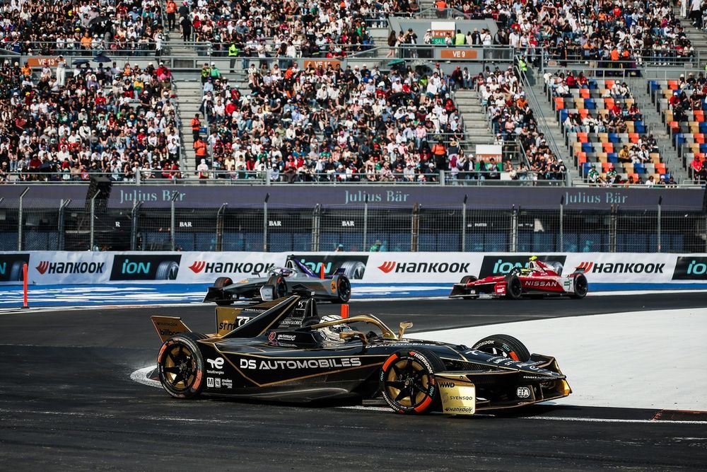 Barnard was forced to find a new home for the 2025-26 season, following McLaren's shock Formula E exit