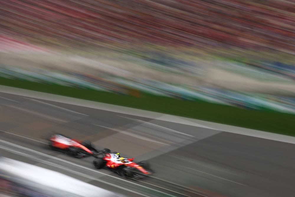 La lutte entre Charles Leclerc et Lewis Hamilton.