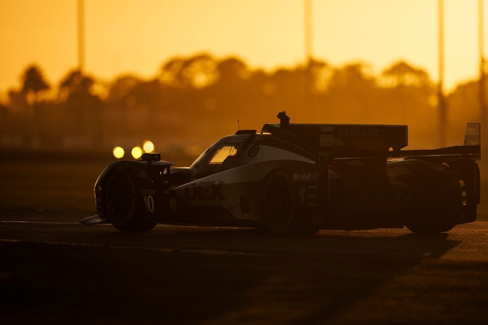 #10 Cadillac Wayne Taylor Racing Cadillac V-Series.R: Ricky Taylor, Filipe Albuquerque, Will Stevens