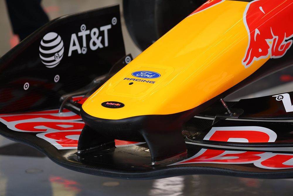 Il foro sul muso della Red Bull RB22