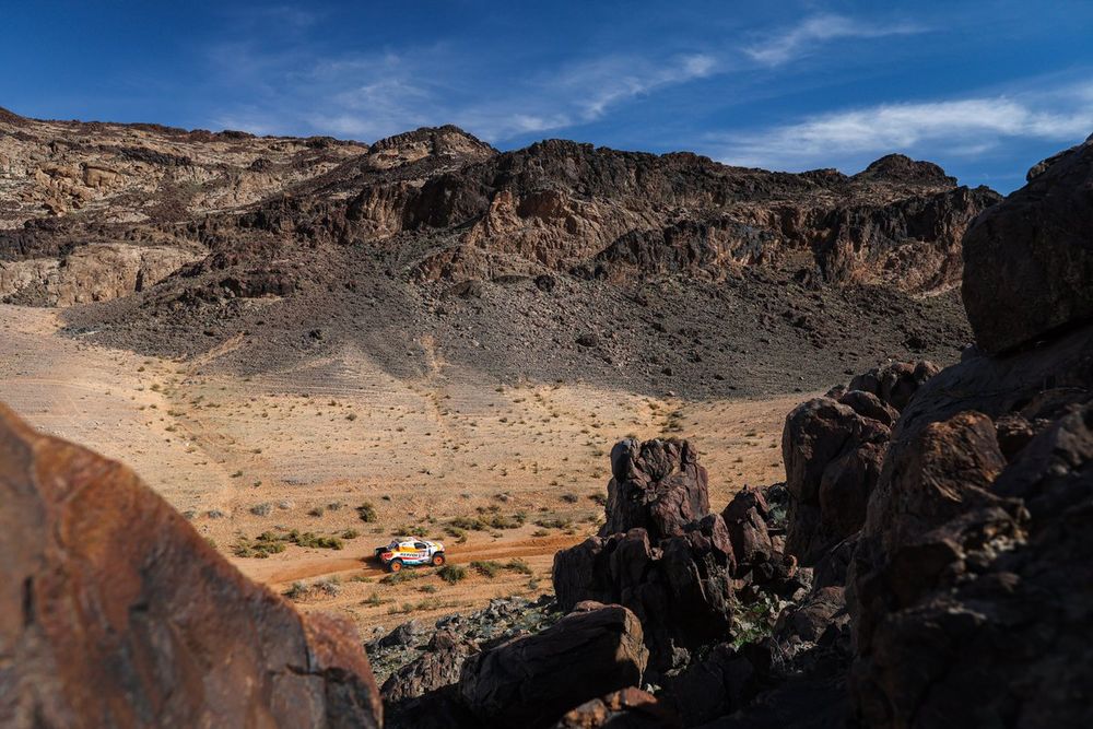 #235 Repsol Toyota Rally Team Toyota Hilux Overdrive: Isidre Esteve, Jose Maria Villalobos Valcarcel