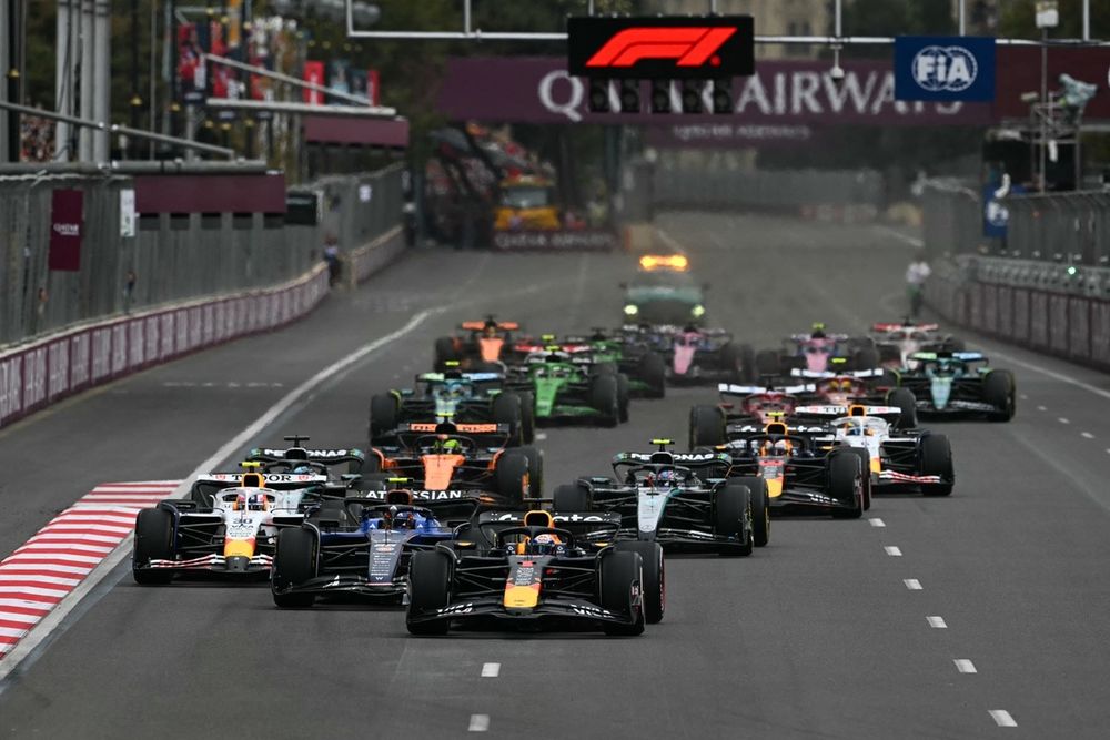 Drivers take the start of the Formula One Azerbaijan Grand Prix at the Baku City Circuit in Baku on September 21, 2025. (Photo by OZAN KOSE / AFP) (Photo by OZAN KOSE/AFP via Getty Images)          