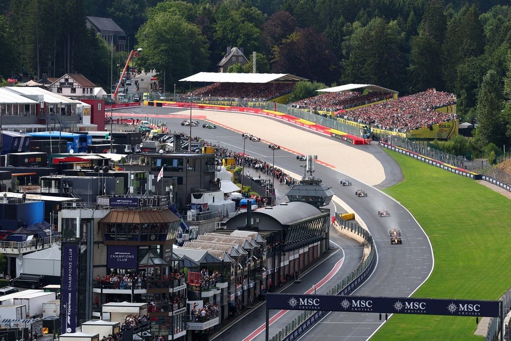 Charles Leclerc, Ferrari, Lando Norris, McLaren, Oscar Piastri, McLaren