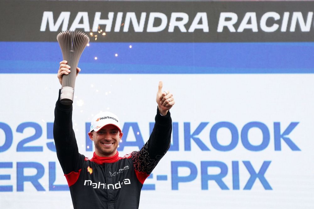Podium: Edoardo Mortara, Mahindra Racing