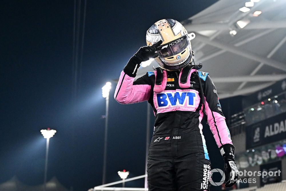 La ganadora Abbi Pulling, Rodin Motorsport, lo celebra