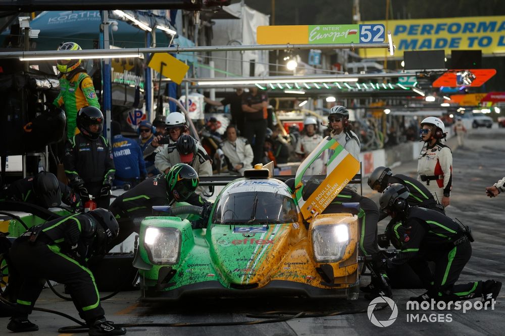 #52: Inter Europol by PR1 Mathiasen Motorsports, ORECA LMP2 07, LMP2: Jakub Smiechowski, Nick Boulle, Tom Dillmann pit stop