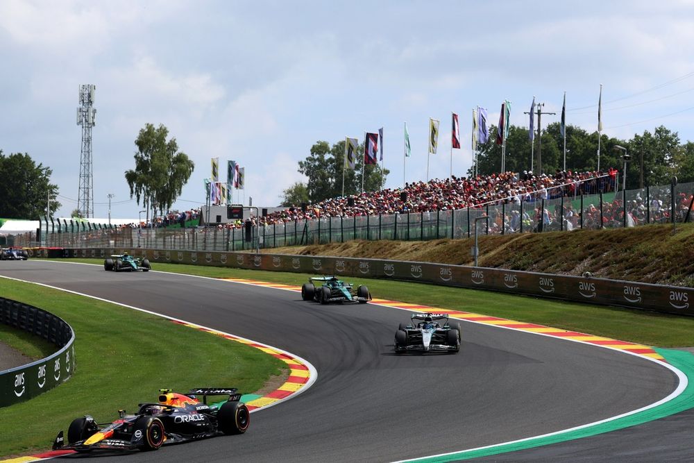 Mercedes сделал «большой шаг назад в сторону полузащиты» после квалификации Belgian GP Mercedes сделал «большой шаг назад в сторону полузащиты» после квалификации Belgian GP