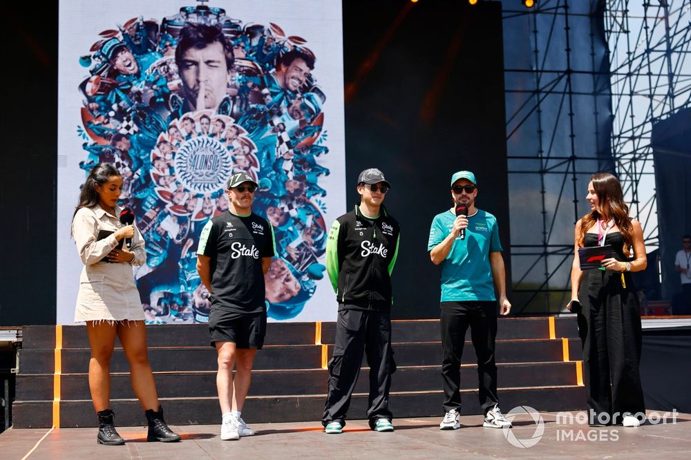 Valtteri Bottas, Stake F1 Team KICK Sauber, Zhou Guanyu, Stake F1 Team KICK Sauber, Fernando Alonso, Aston Martin F1 Team