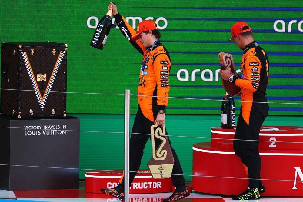 Lando Norris, McLaren, Oscar Piastri, McLaren