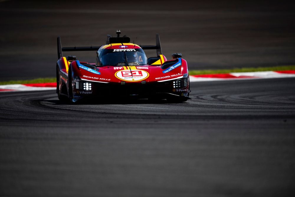 Победитель Ле-Мана Джеймс Каладо подписывает новый контракт с Ferrari WEC Победитель Ле-Мана Джеймс Каладо подписывает новый контракт с Ferrari WEC