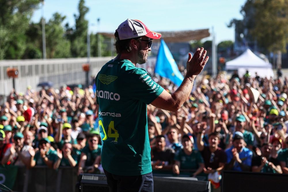 Alonso confirma que Aston no es su única opción en F1: "Estoy abierto a muchos escenarios"