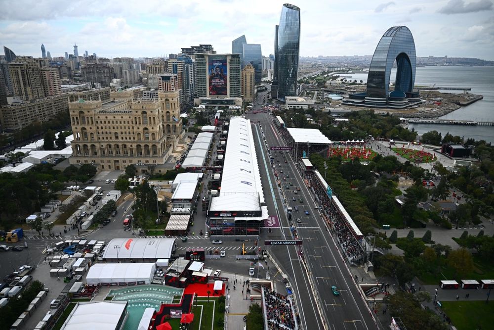The Baku straight is more than 2km long