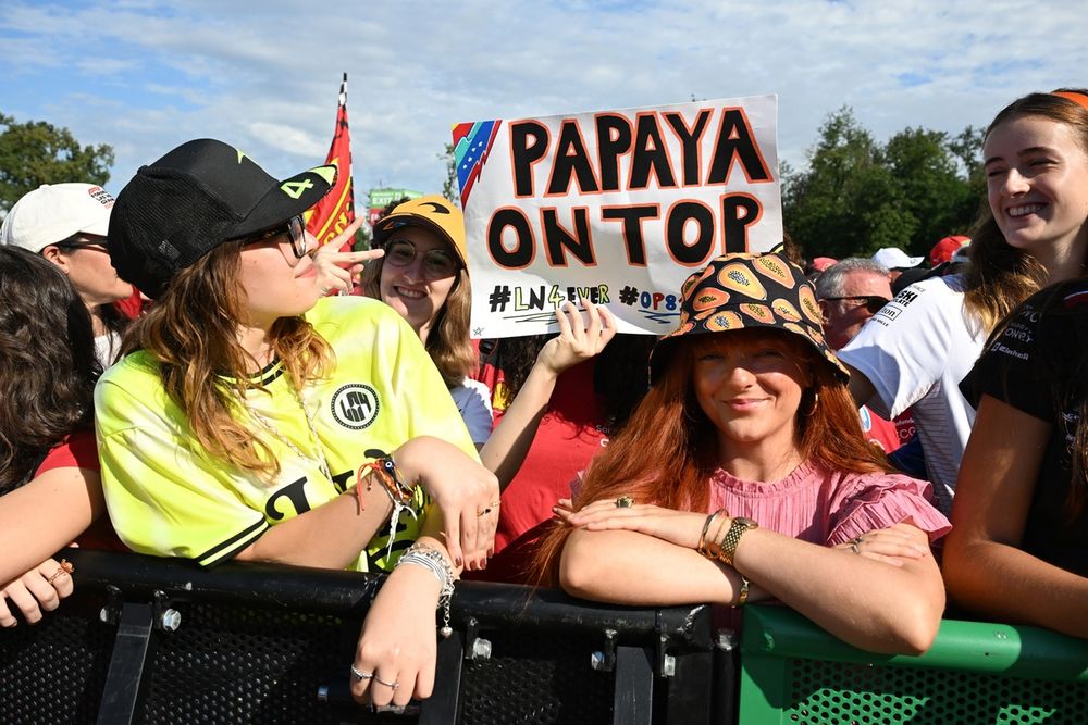 Fans apoyan a McLaren