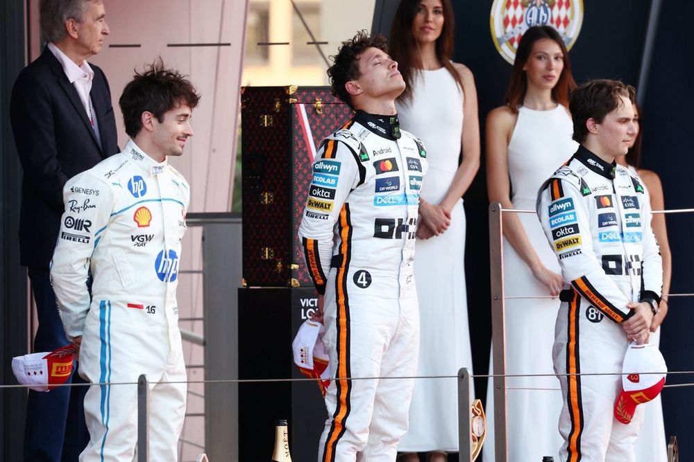 Charles Leclerc, Ferrari, Lando Norris, McLaren, Oscar Piastri, McLaren
