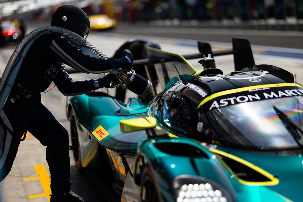 #007 Aston Martin Thor Team Aston Martin Valkyrie: Harry Tincknell, Tom Gamble, Ross Gunn