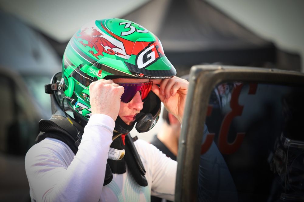 Прокол ничего не меняет в заявке Калле Рованперы на титул WRC