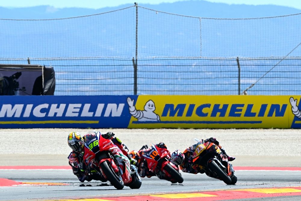 Honda's factory riders are lagging behind