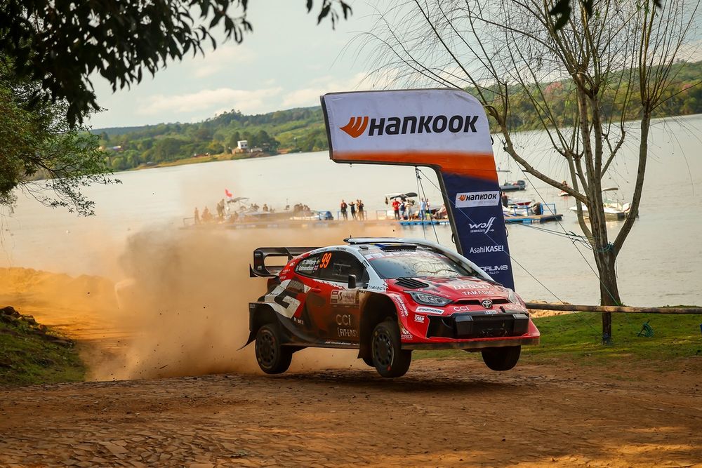 Oliver Solberg, Elliott Edmondson, Toyota Gazoo Racing WRT Toyota GR Yaris Rally1