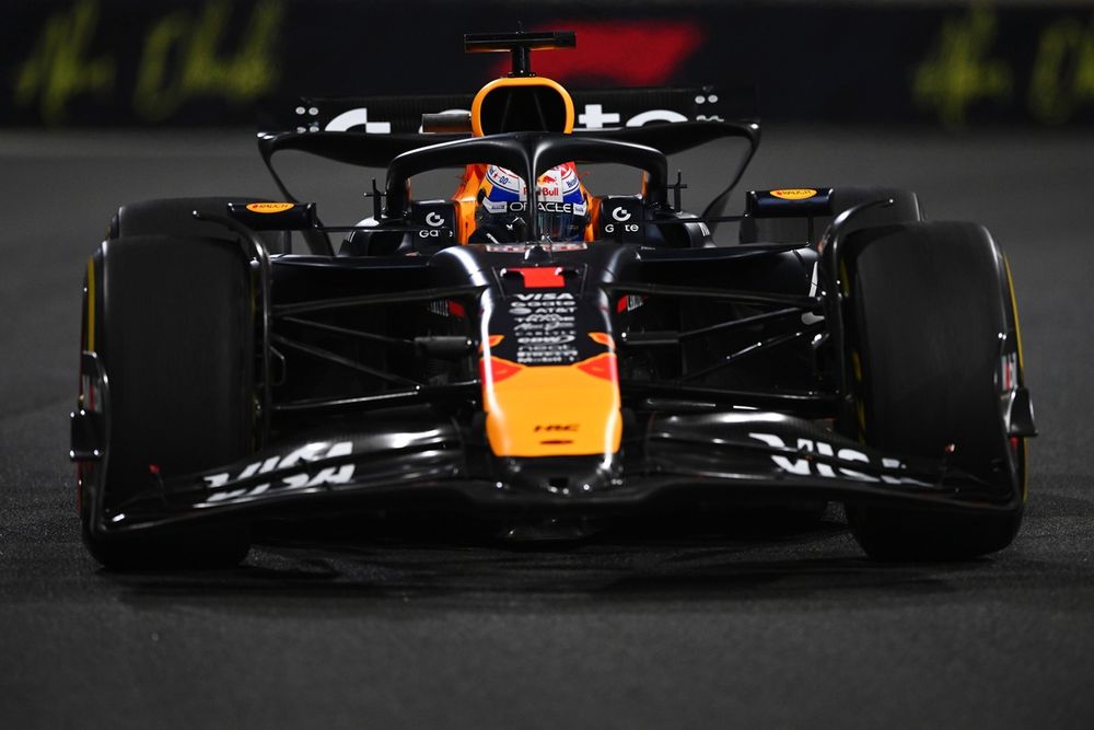 Verstappen sueña tras la pole de Abu Dhabi F1, con Norris y Piastri detrás