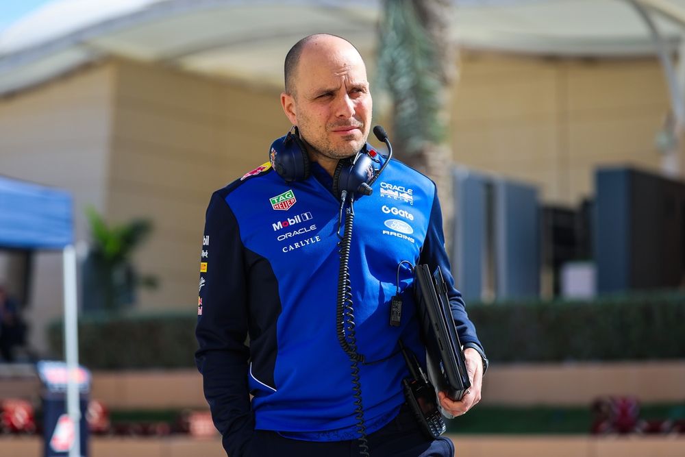 Gianpiero Lambiase in de paddock in Bahrein