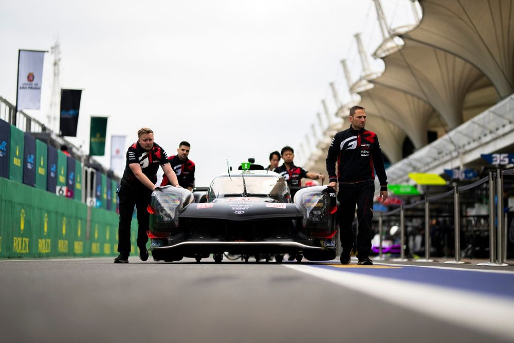 #8 Toyota Gazoo Racing Toyota GR010 - Гибрид: Брендон Хартли, Ry? Хиракава