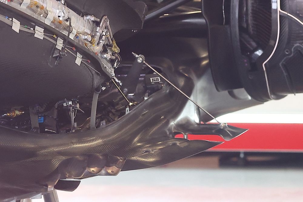 Il tirante della Haas VF-25 che regge la porzione finale del fondo 