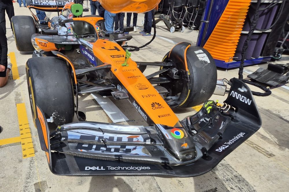 McLaren MCL38 