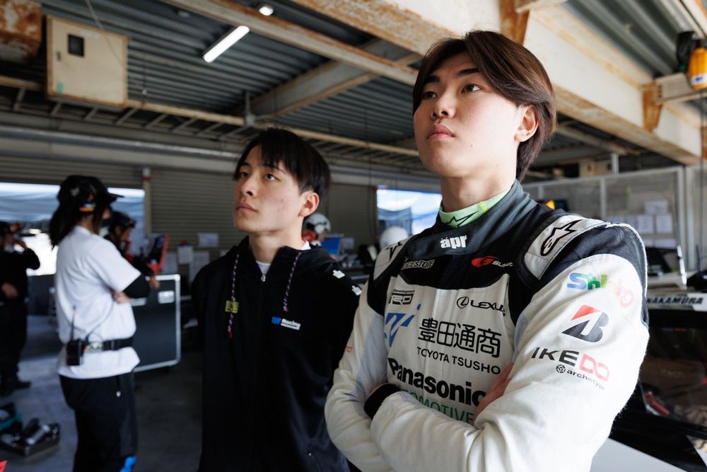 昨年GT300にフル参戦した小高（右）は、今季GT500のリザーブの傍ら、海外GT3レースに参戦