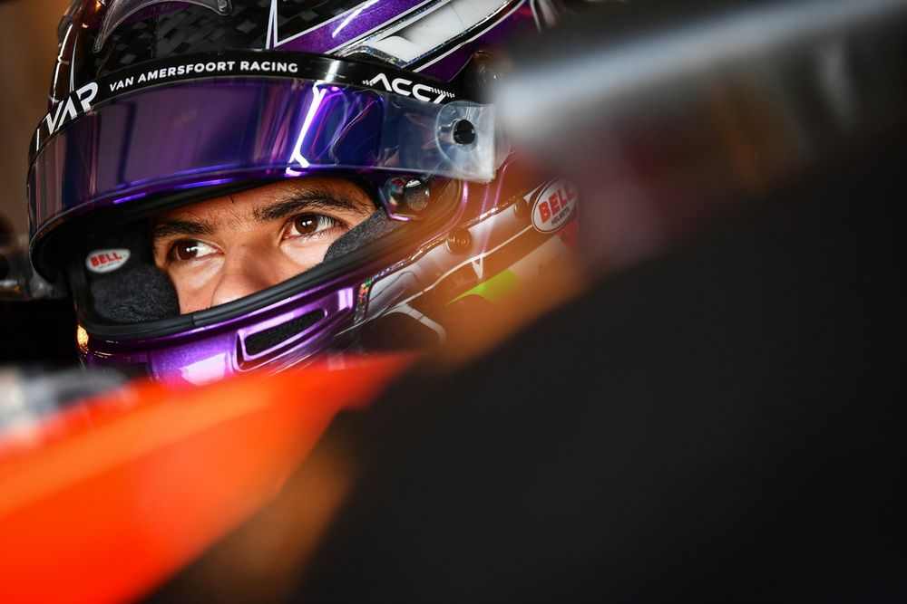 Met dank aan Villagómez is Van Amersfoort Racing nu actief in de FIA F2 en F3.