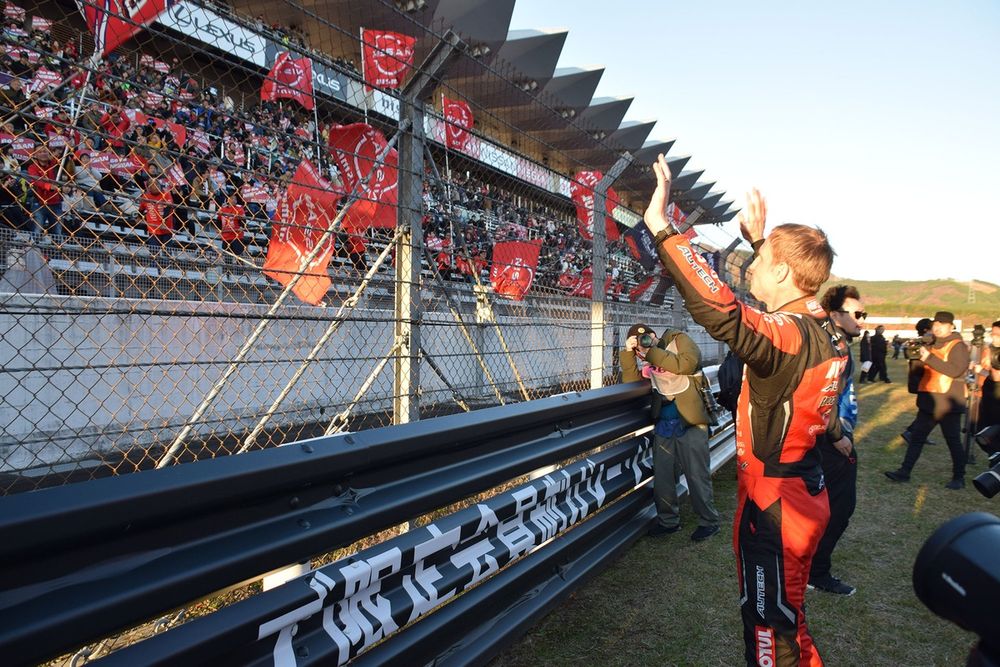 ラストダンス”で眩く輝く。スーパーGT引退のクインタレッリ