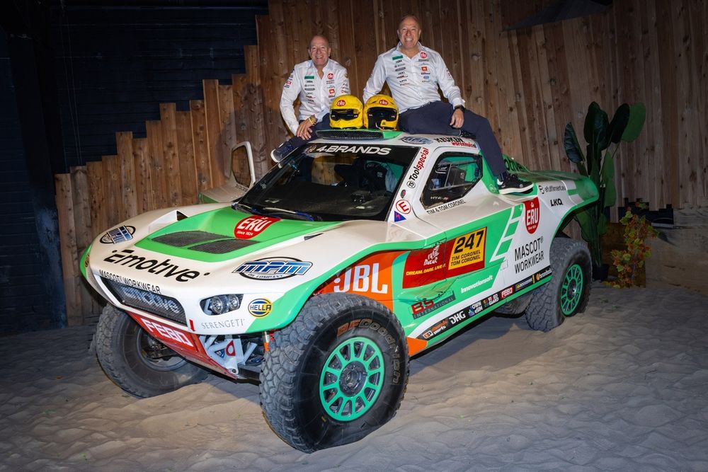 De gebroeders Coronel hebben zondag de nieuwe livery voor hun Century CR7 T1+ onthuld.