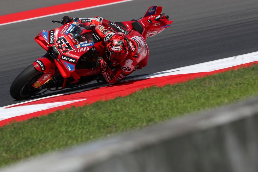 Моя карьера может начаться и закончиться в Ducati. Моя карьера может начаться и закончиться в Ducati.