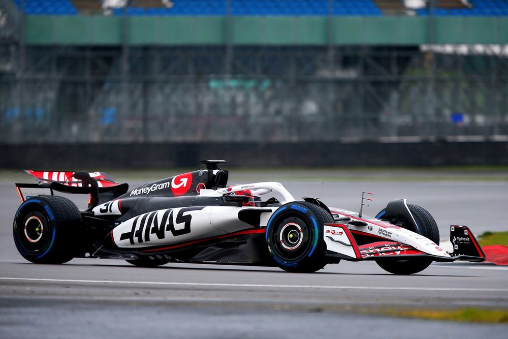 Esteban Ocon, Haas VF-25, Silverstone