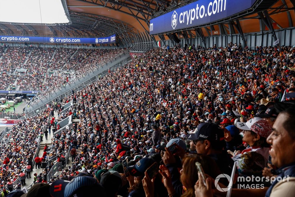 Une place dans le stade Foro Sol, pour vivre le GP de Mexico dans un cadre incomparable !