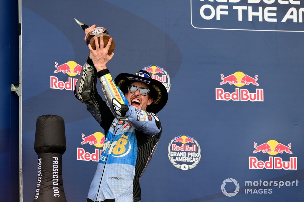 Weer een tweede plek voor Álex Márquez, die nu ook levert op circuits waar hij dat voorheen niet deed.