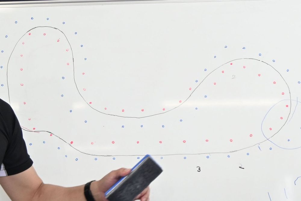 富士スピードウェイのP2駐車場に作られた特設コース