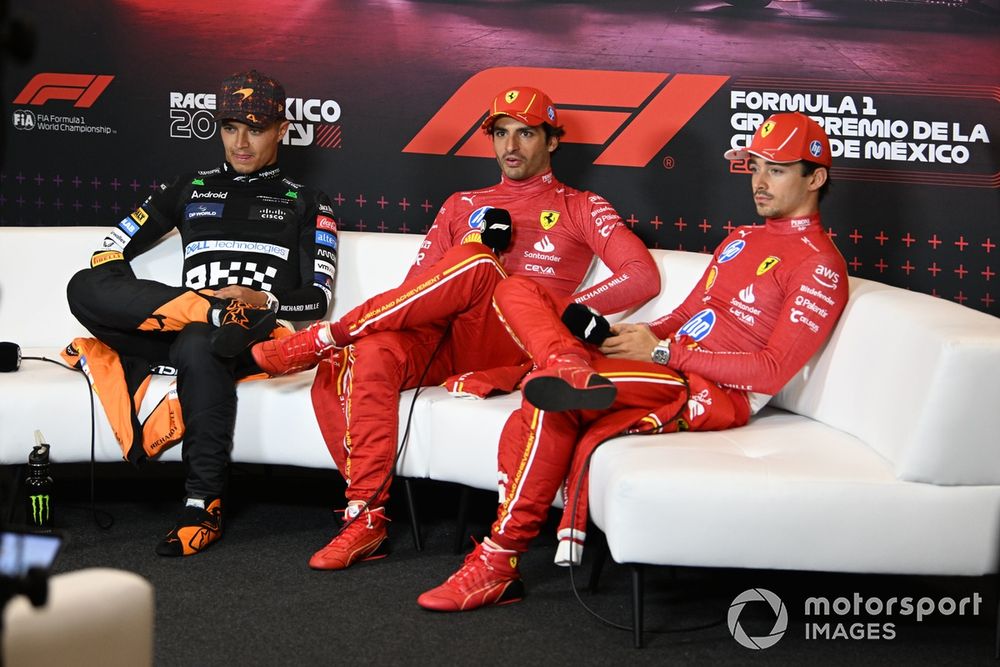 Lando Norris, McLaren F1 Team, Carlos Sainz, Scuderia Ferrari, Charles Leclerc, Scuderia Ferrari