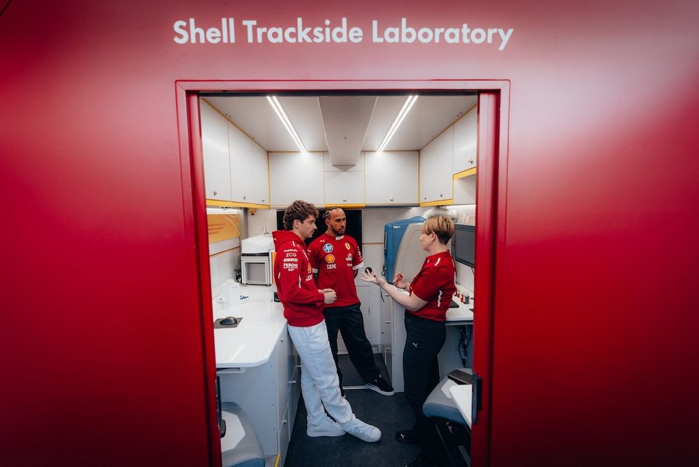 Scuderia Ferrari HP 2025 - Shell Track Lab