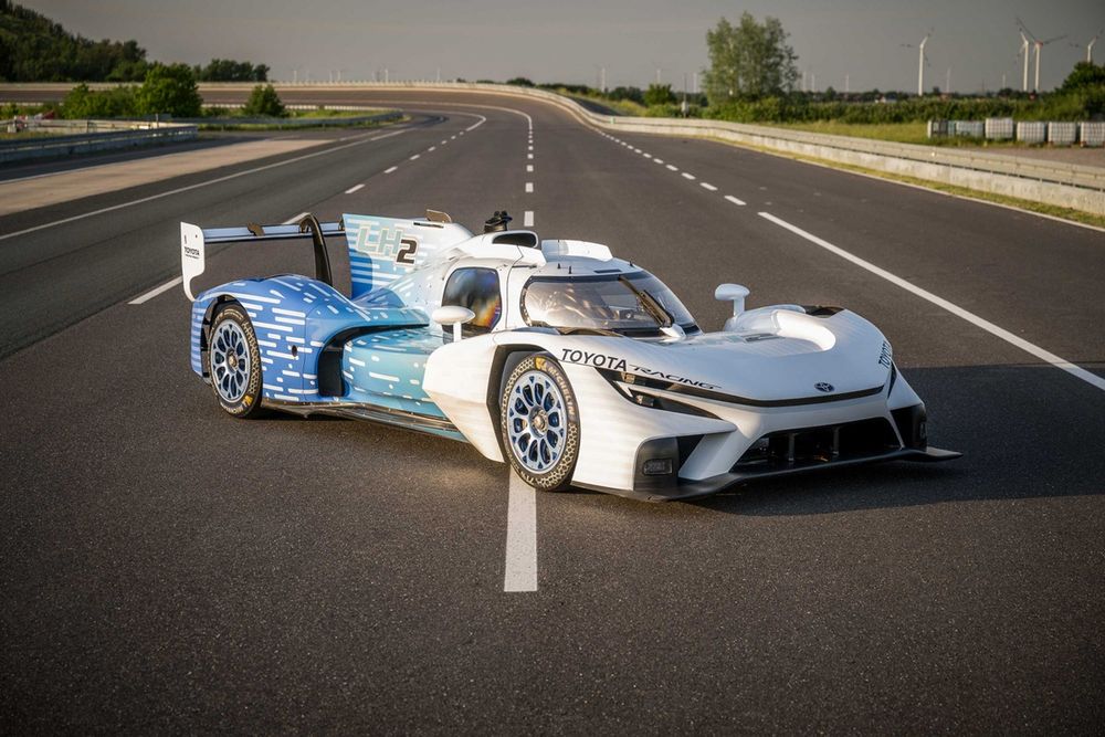La Toyota TR LH2 qui a roulé au Mans en démonstration.