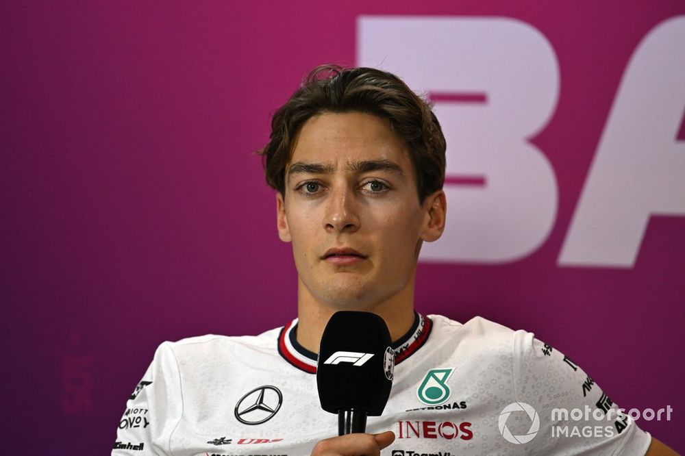 George Russell, del equipo Mercedes-AMG F1, en la rueda de prensa